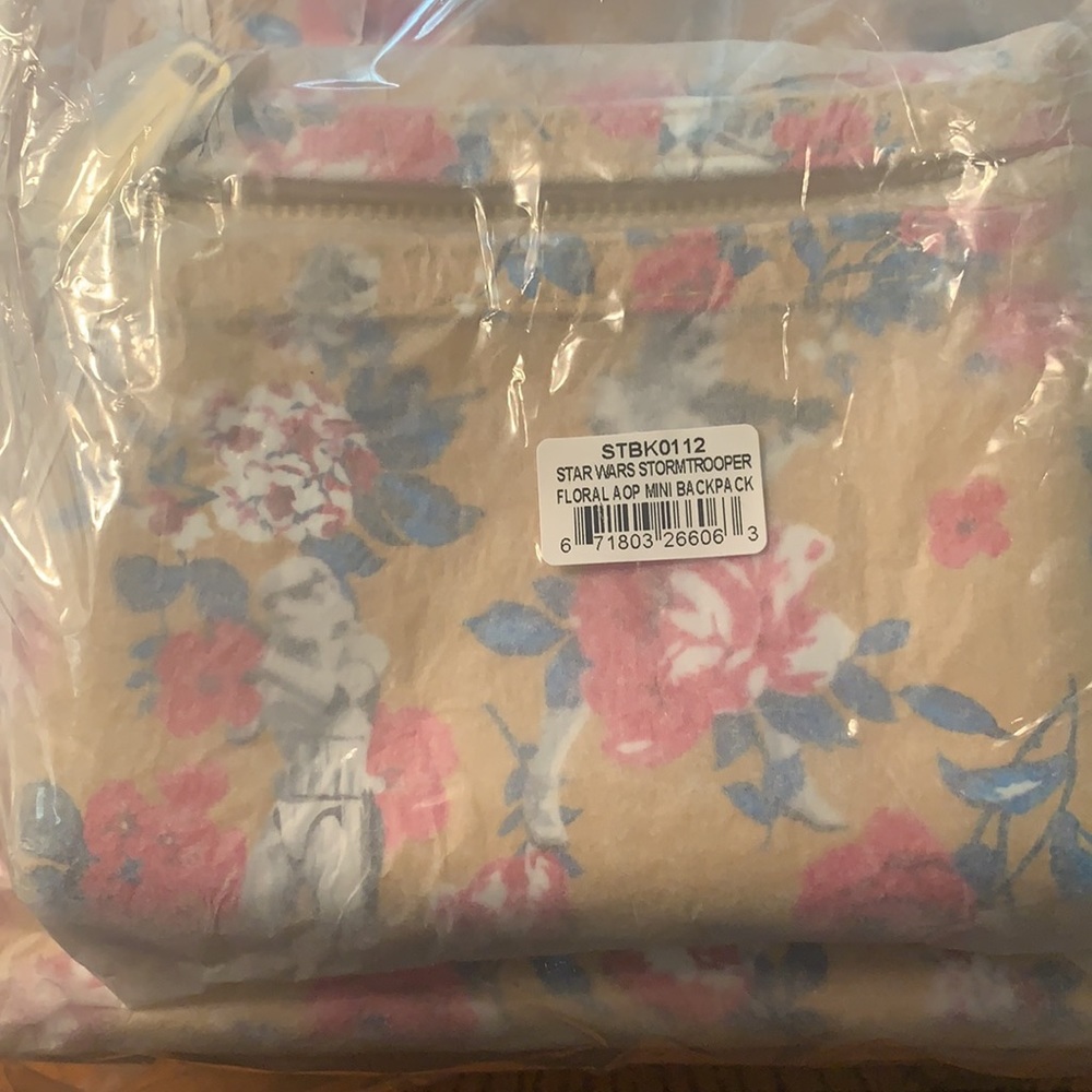 NWT Floral AOP Storm Trooper Loungefly backpack - Picture 4 of 9